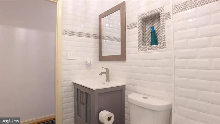 1209 E STREET NE Washington, DC 20002