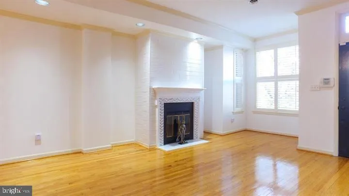 1209 E STREET NE Washington, DC 20002