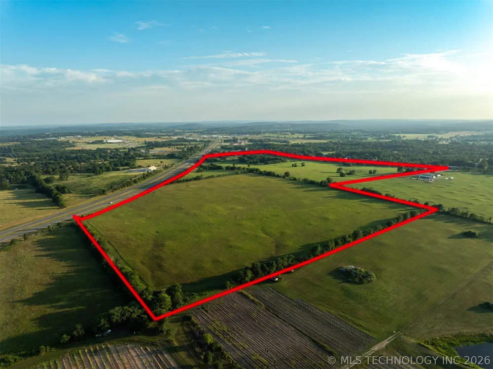 17022 W Grandview Road Tahlequah, OK 74464