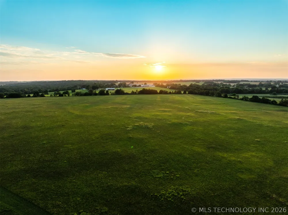 17022 W Grandview Road Tahlequah, OK 74464