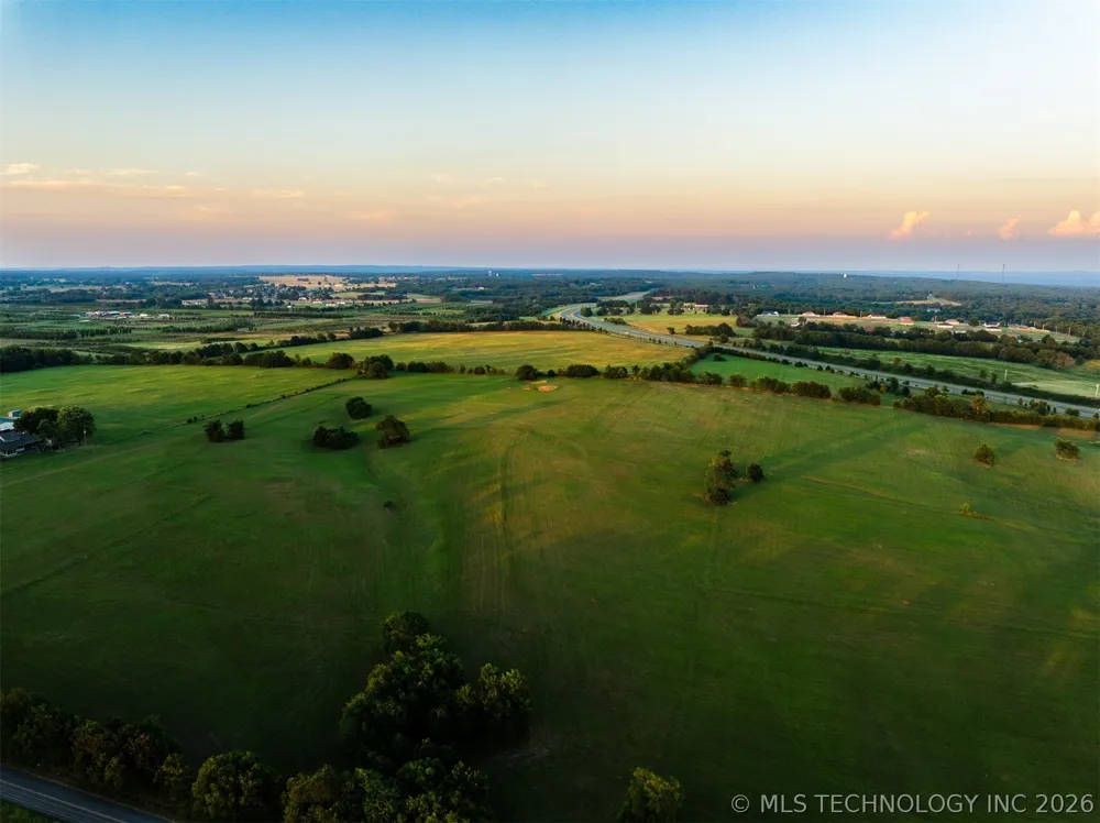 17022 W Grandview Road Tahlequah, OK 74464