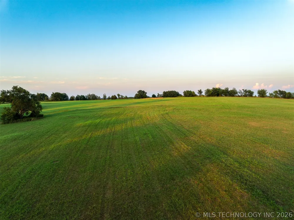 17022 W Grandview Road Tahlequah, OK 74464