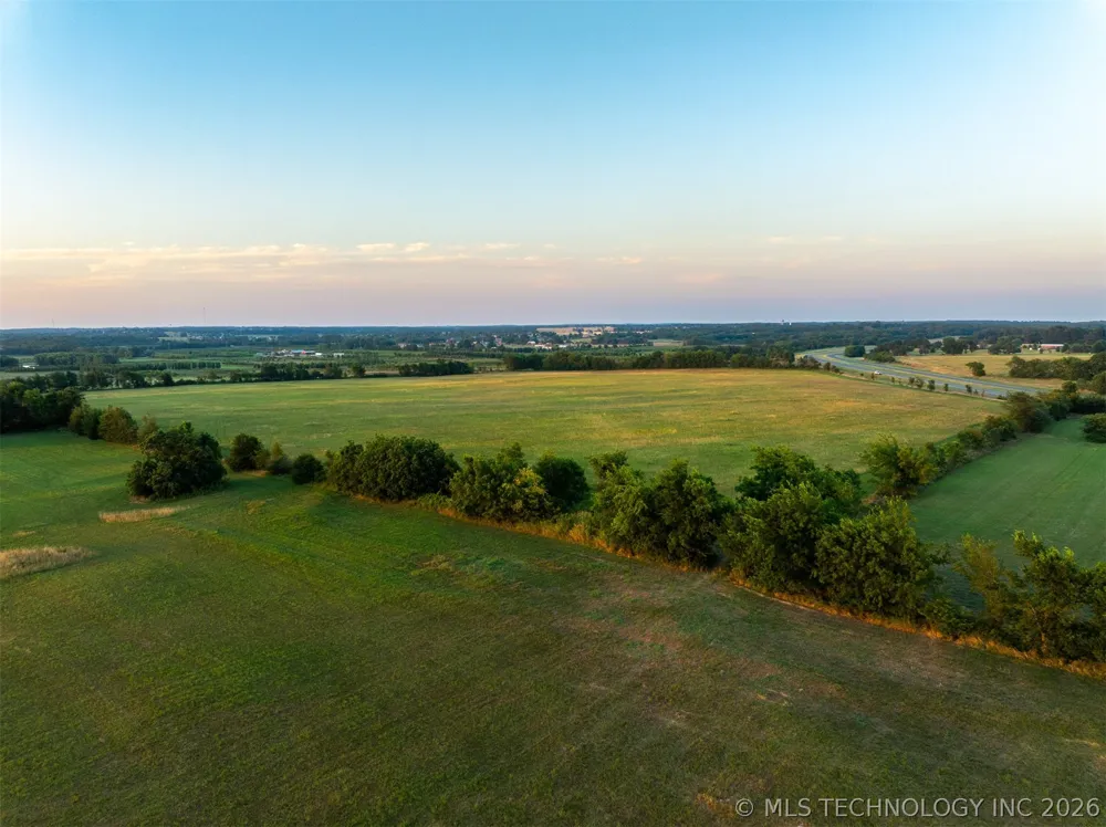 17022 W Grandview Road Tahlequah, OK 74464