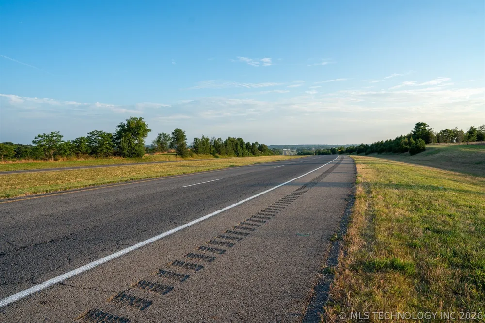 17022 W Grandview Road Tahlequah, OK 74464