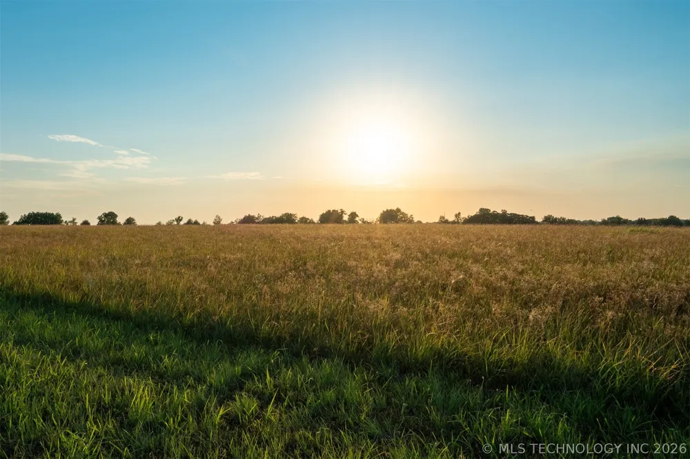 17022 W Grandview Road Tahlequah, OK 74464