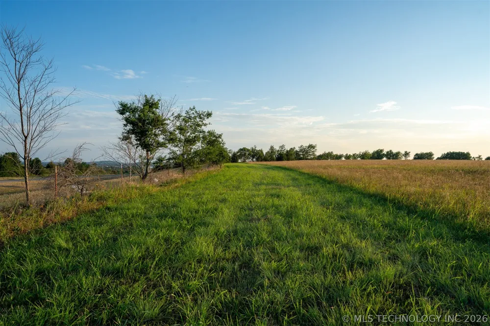 17022 W Grandview Road Tahlequah, OK 74464