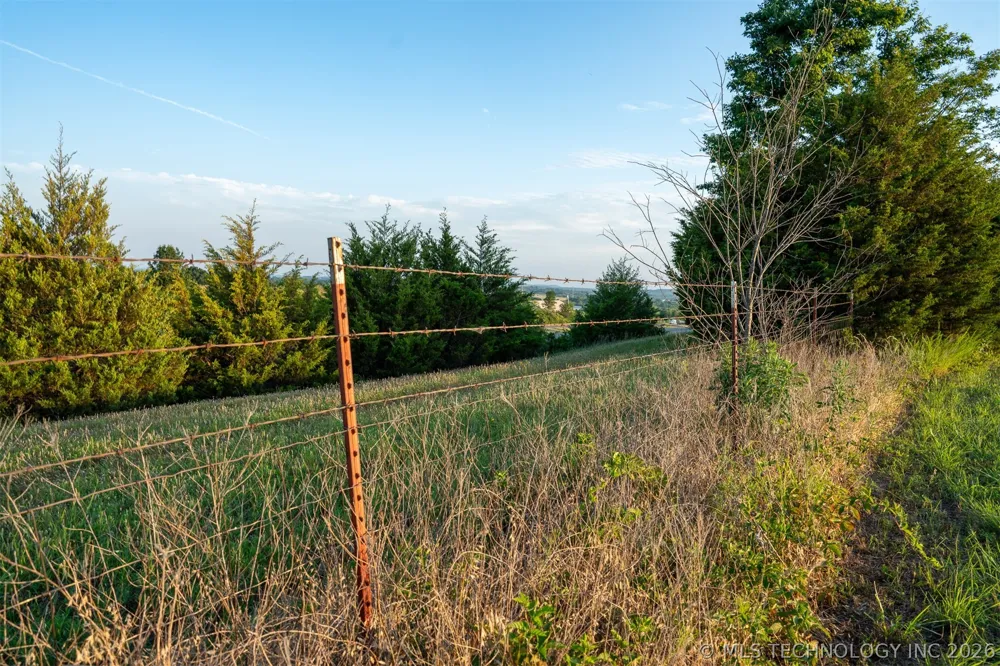 17022 W Grandview Road Tahlequah, OK 74464