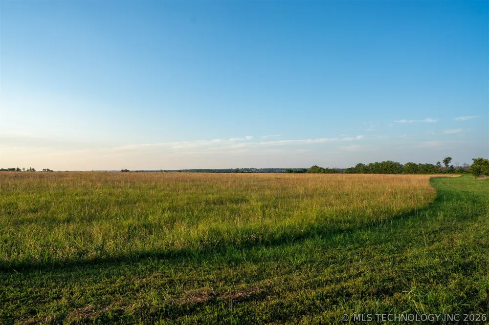 17022 W Grandview Road Tahlequah, OK 74464