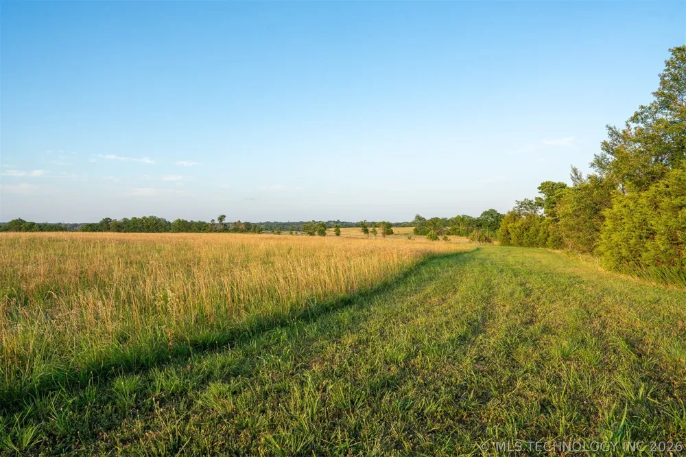 17022 W Grandview Road Tahlequah, OK 74464