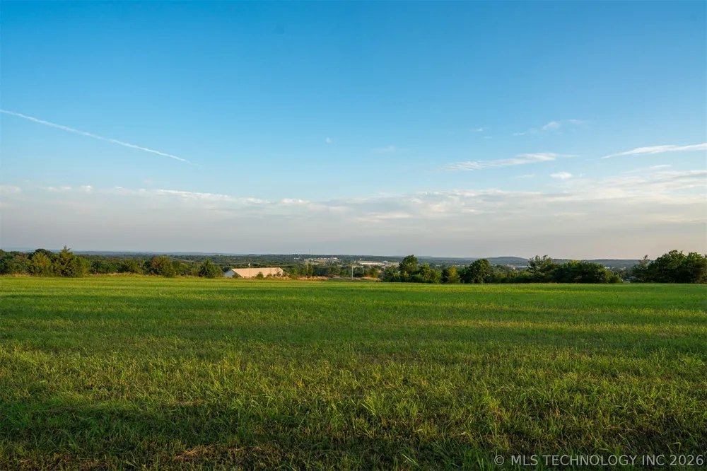 17022 W Grandview Road Tahlequah, OK 74464