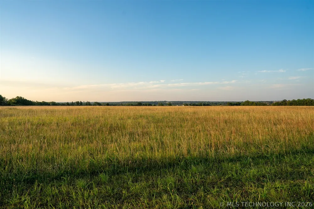 17022 W Grandview Road Tahlequah, OK 74464