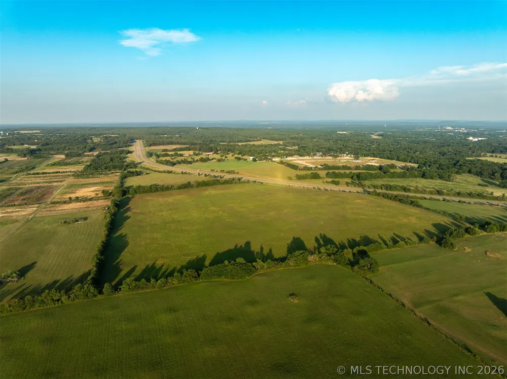 17022 W Grandview Road Tahlequah, OK 74464