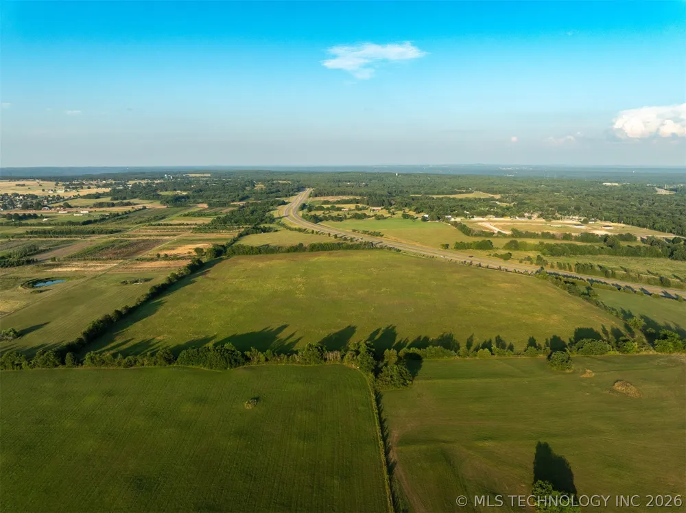 17022 W Grandview Road Tahlequah, OK 74464