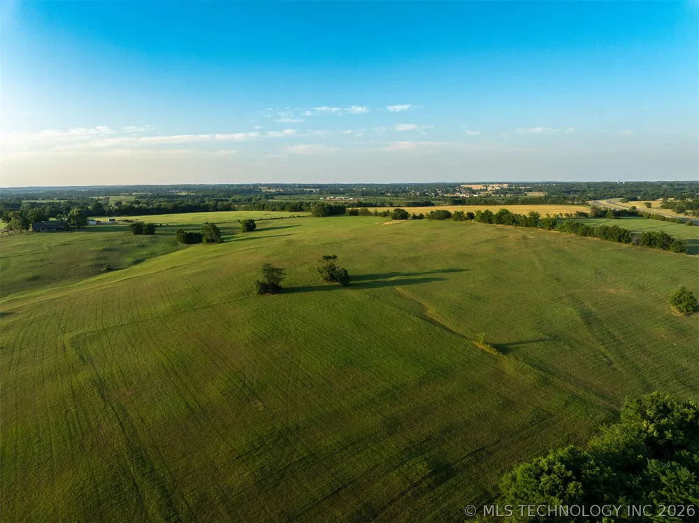 17022 W Grandview Road Tahlequah, OK 74464