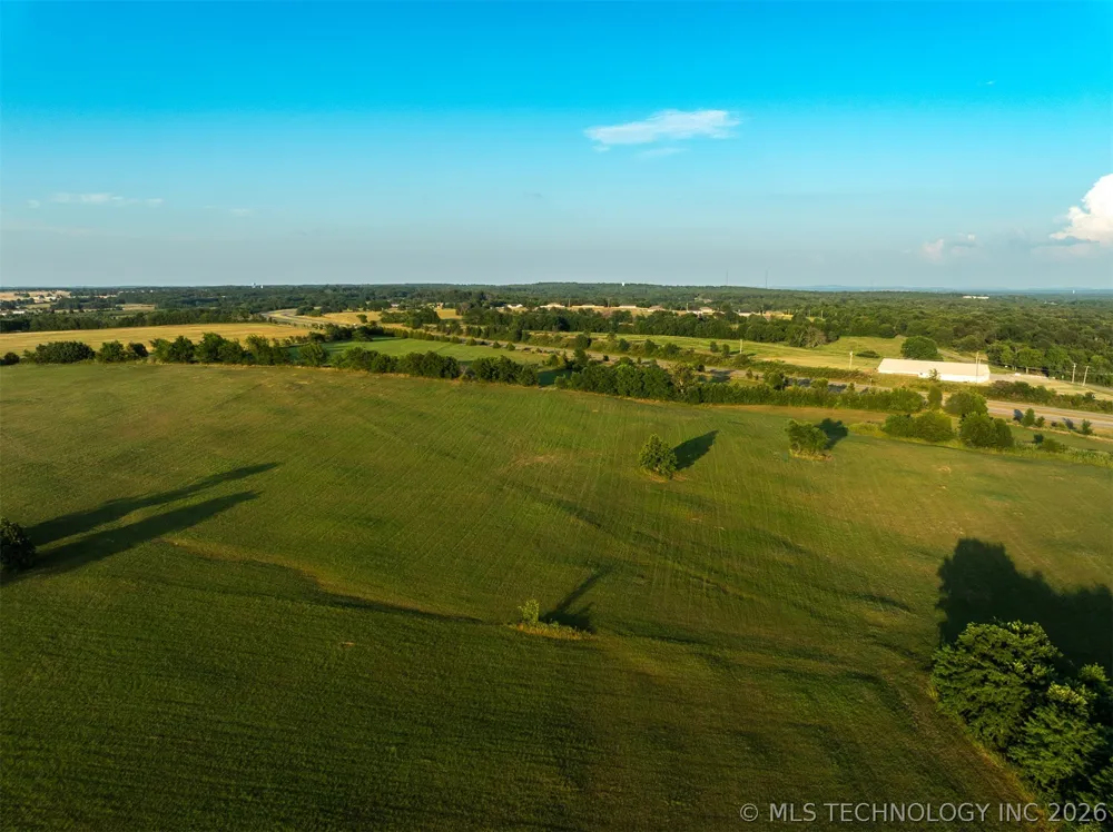 17022 W Grandview Road Tahlequah, OK 74464