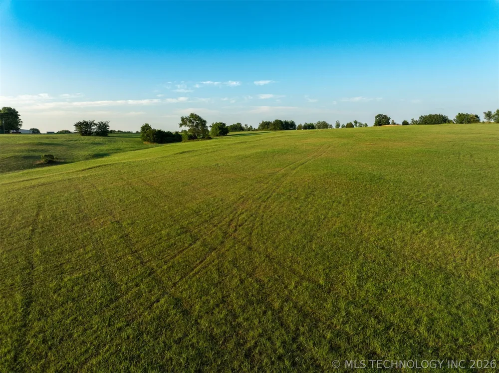 17022 W Grandview Road Tahlequah, OK 74464