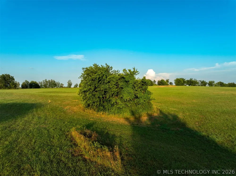 17022 W Grandview Road Tahlequah, OK 74464