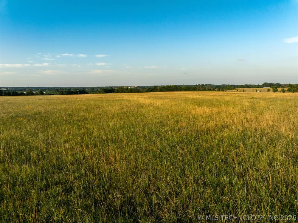 17022 W Grandview Road Tahlequah, OK 74464