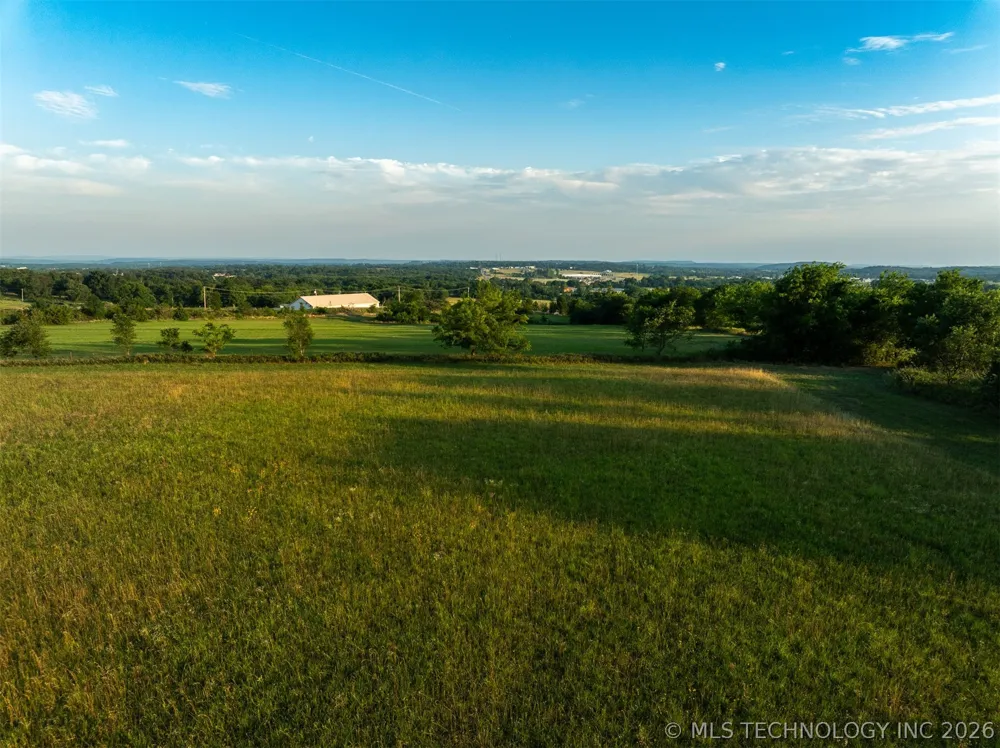 17022 W Grandview Road Tahlequah, OK 74464