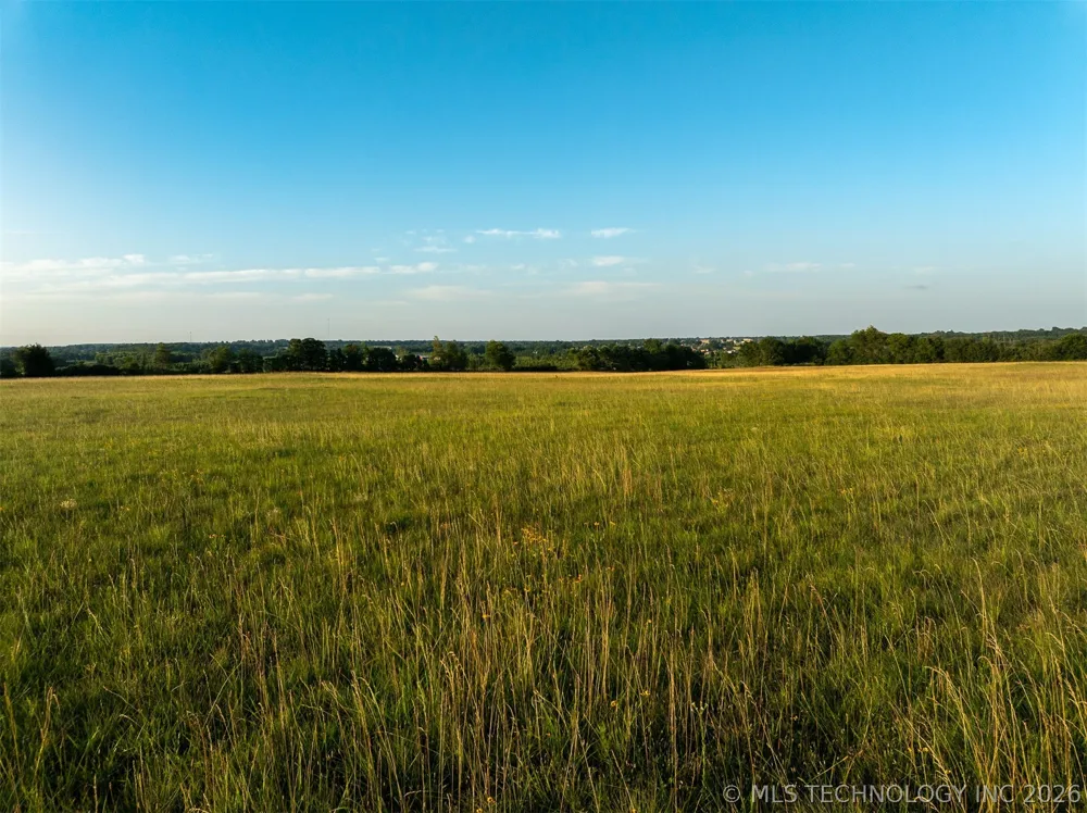 17022 W Grandview Road Tahlequah, OK 74464