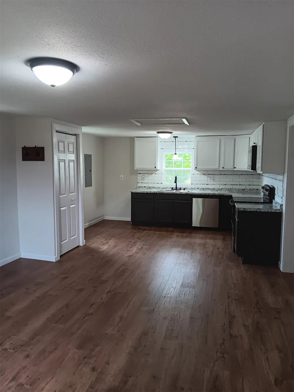 205 S Main Kingston, OK 73439