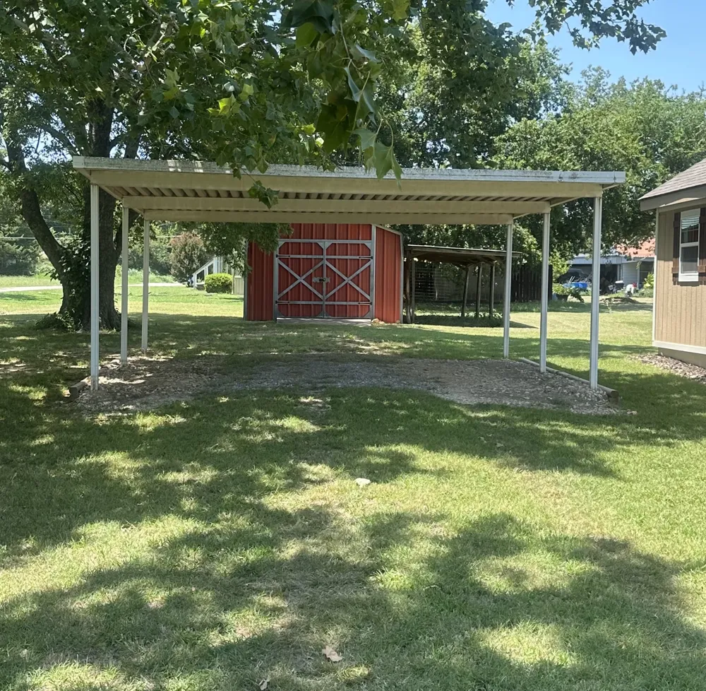 205 S Main Kingston, OK 73439