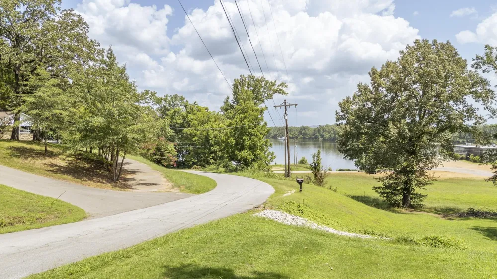 445 LEW WALLACE RD Crump, TN 38327