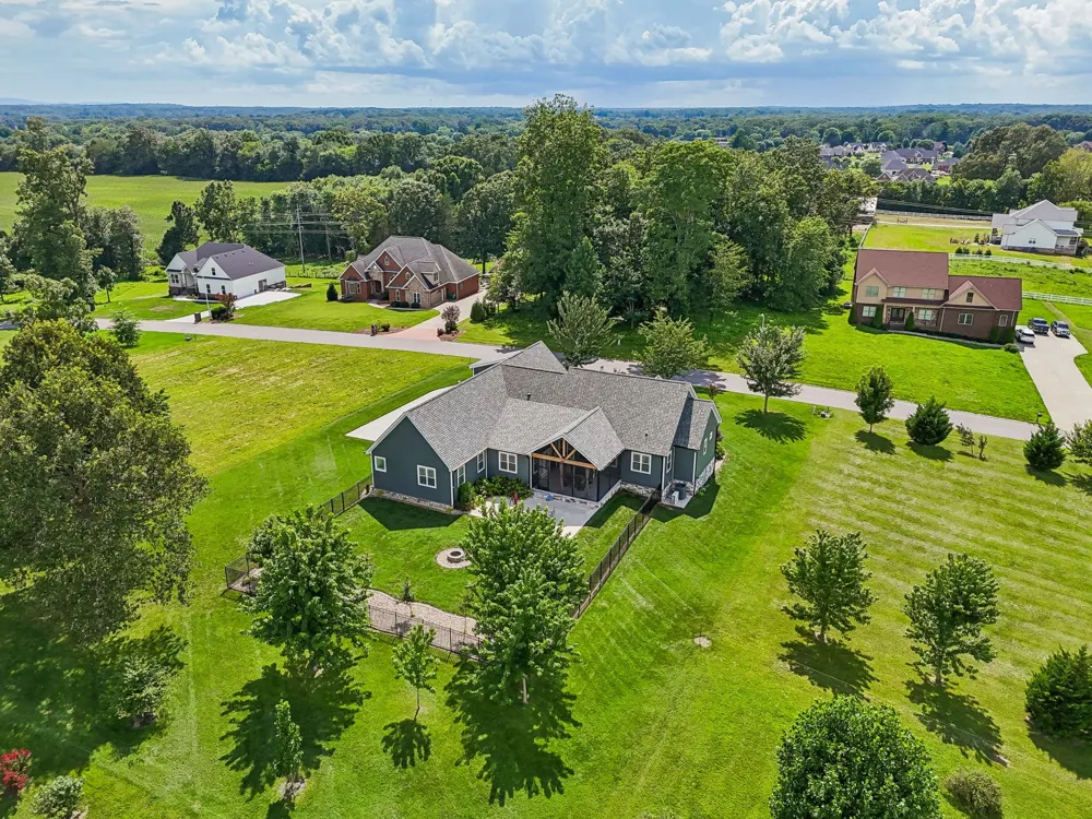 153 Cascade Dr Winchester, TN 37398
