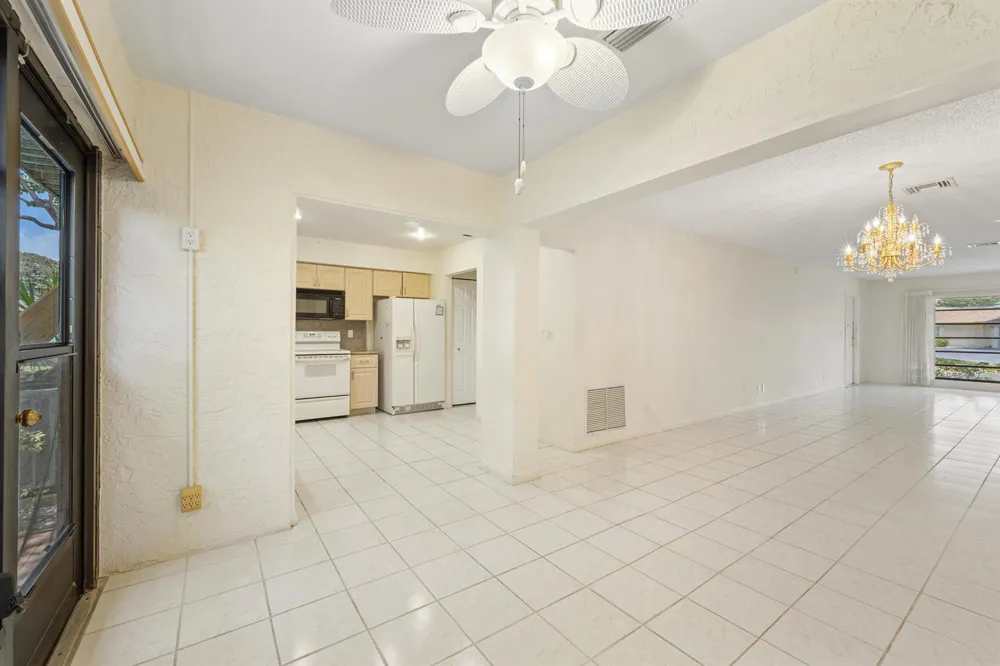 4675 ROBINWOOD CIRCLE #A Boynton Beach, FL 33436