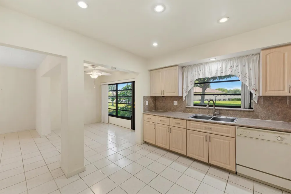 4675 ROBINWOOD CIRCLE #A Boynton Beach, FL 33436