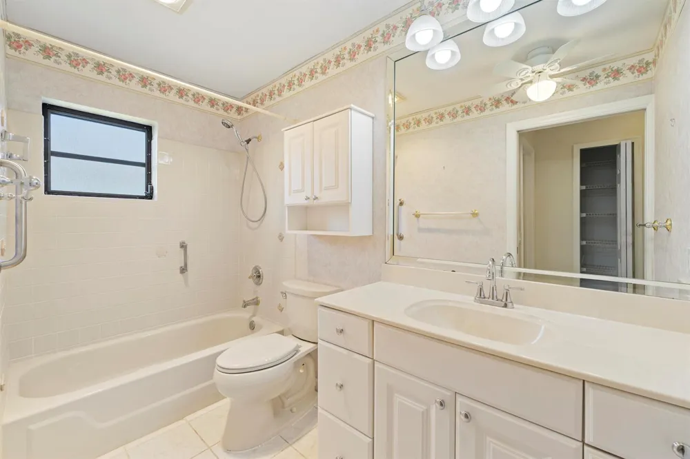 4675 ROBINWOOD CIRCLE #A Boynton Beach, FL 33436