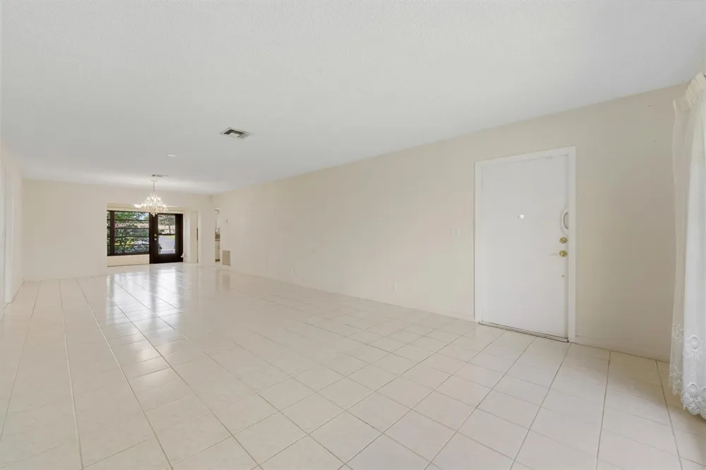 4675 ROBINWOOD CIRCLE #A Boynton Beach, FL 33436