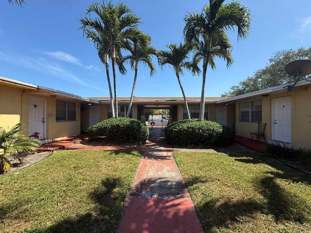 2915 JACKSON STREET #12 Hollywood, FL 33020
