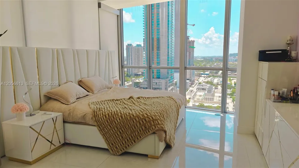 1100 Biscayne Blvd #2106 Miami, FL 33132