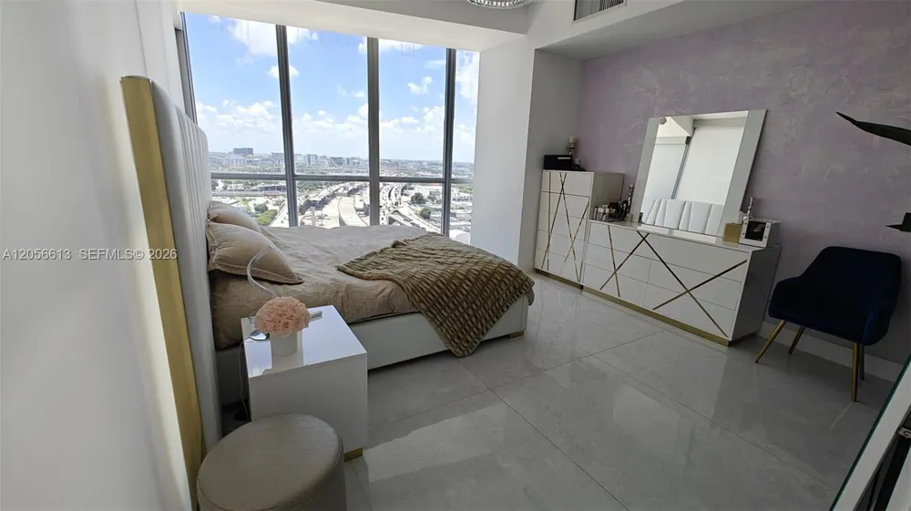 1100 Biscayne Blvd #2106 Miami, FL 33132