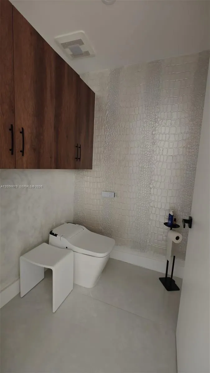 1100 Biscayne Blvd #2106 Miami, FL 33132