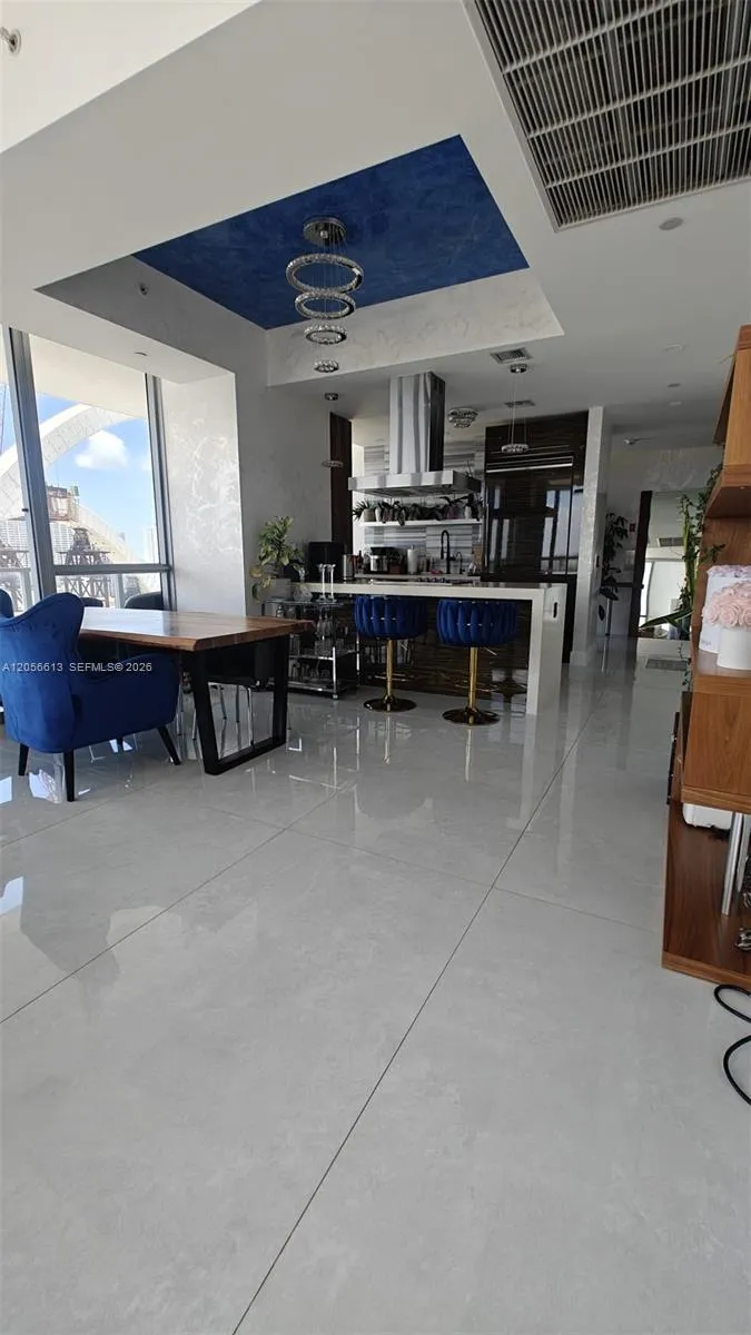 1100 Biscayne Blvd #2106 Miami, FL 33132