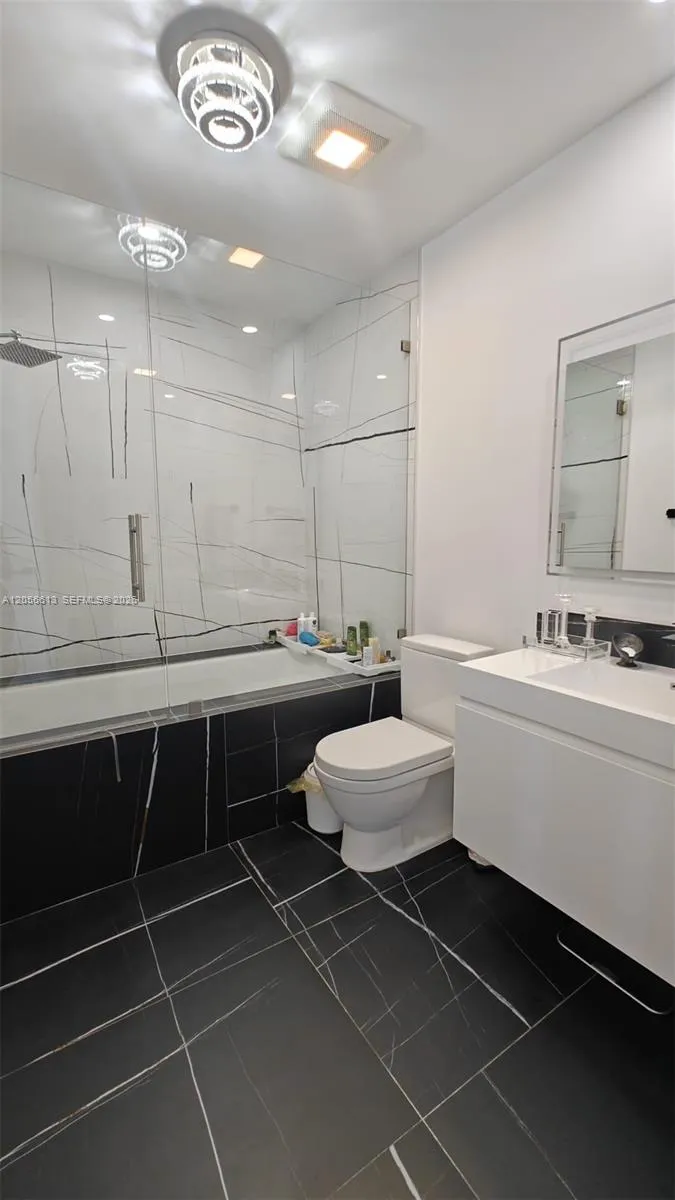 1100 Biscayne Blvd #2106 Miami, FL 33132