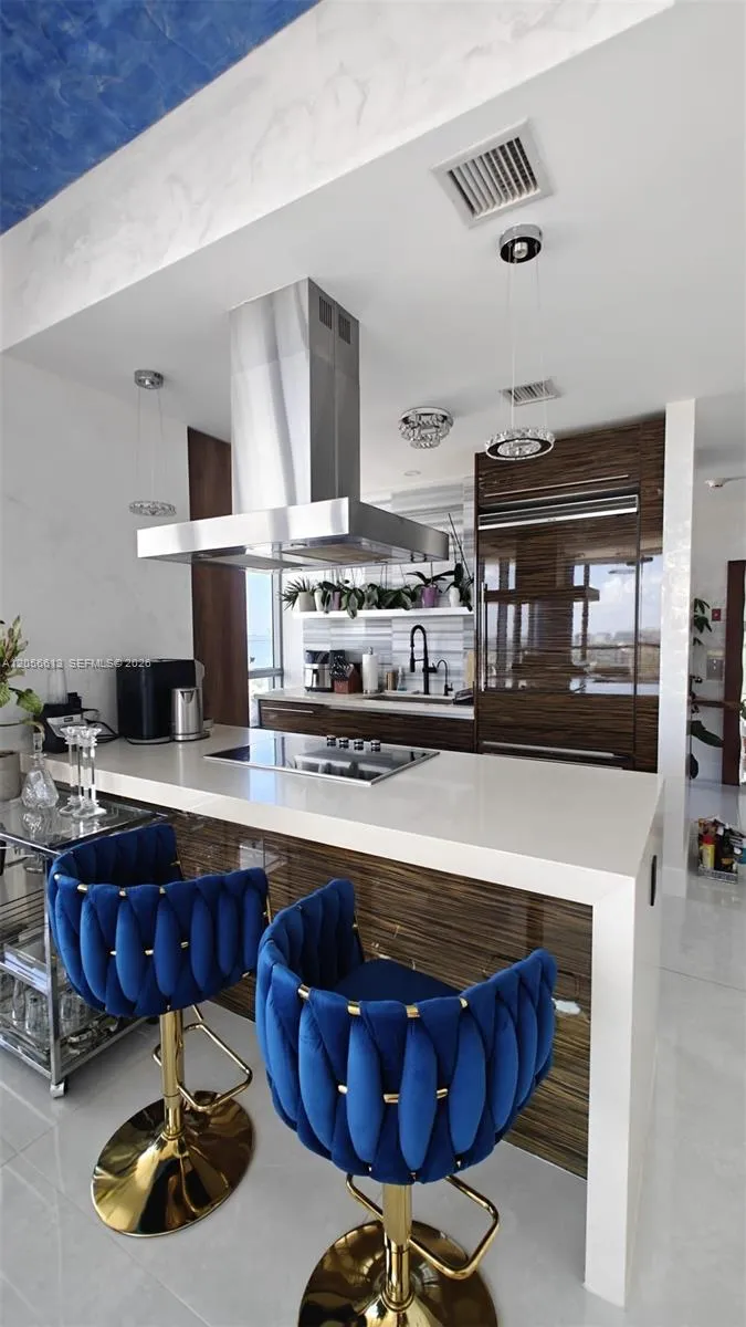 1100 Biscayne Blvd #2106 Miami, FL 33132