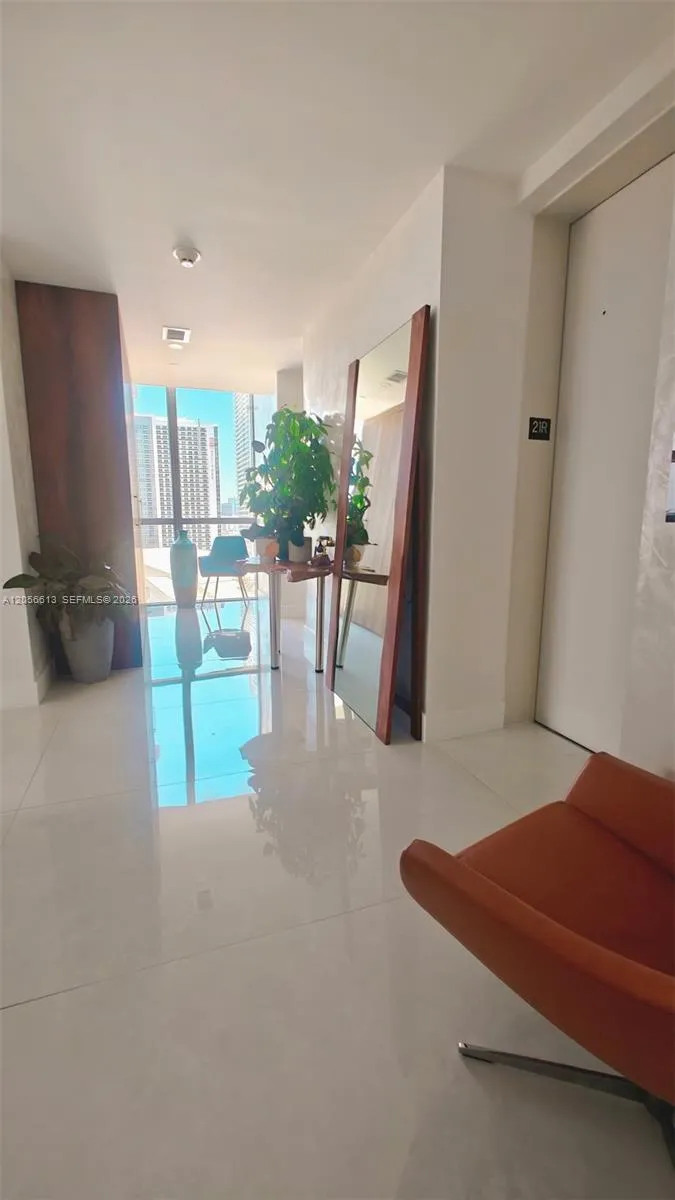 1100 Biscayne Blvd #2106 Miami, FL 33132