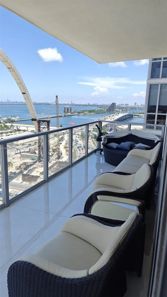 1100 Biscayne Blvd #2106 Miami, FL 33132
