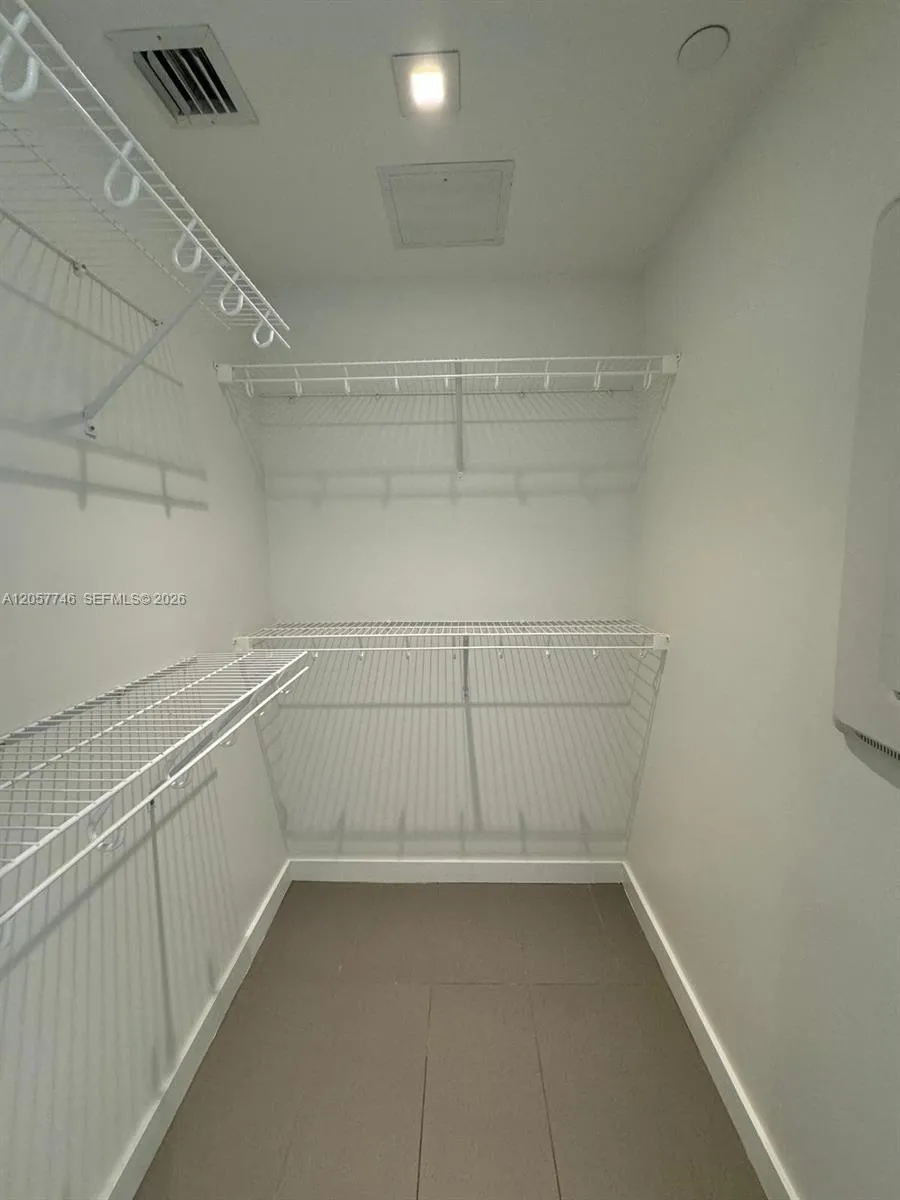 1600 NE 1st Ave #2611 Miami, FL 33132
