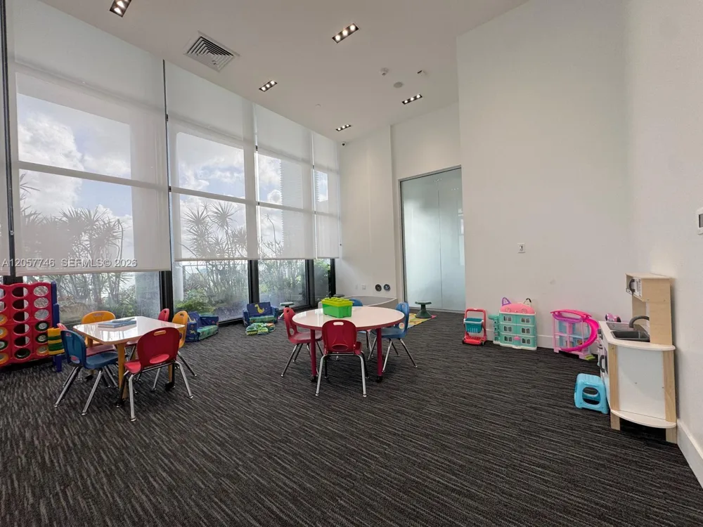 1600 NE 1st Ave #2611 Miami, FL 33132
