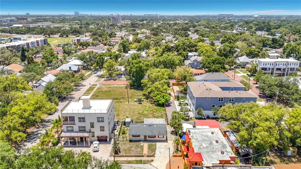 2304 HIGHLAND AVENUE Tampa, FL 33602