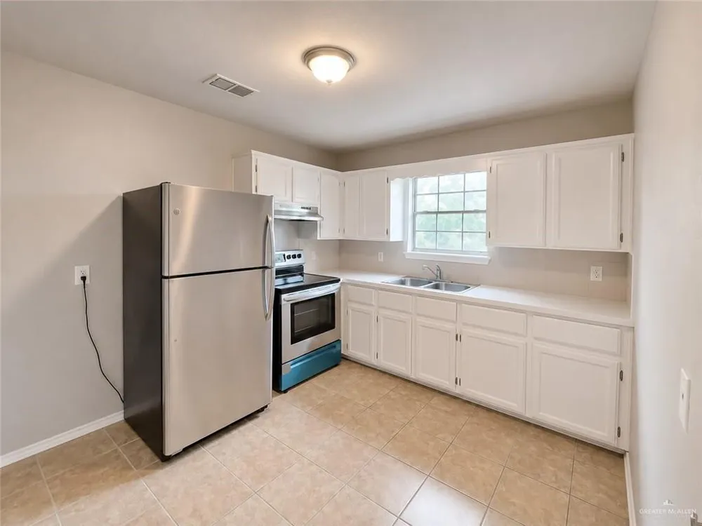 624 W Santa Rosa Avenue Edcouch, TX 78538