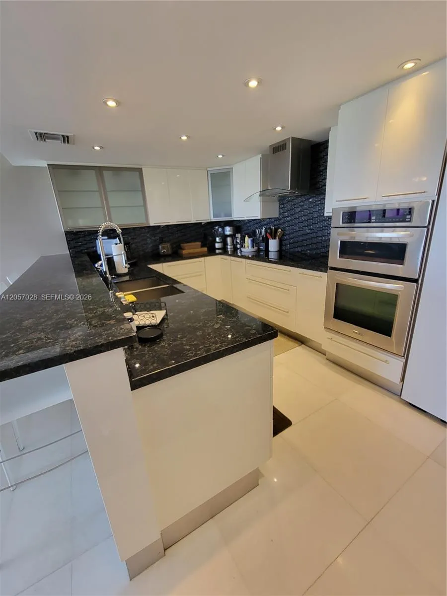 199 Ocean Lane Dr #1206 Key Biscayne, FL 33149