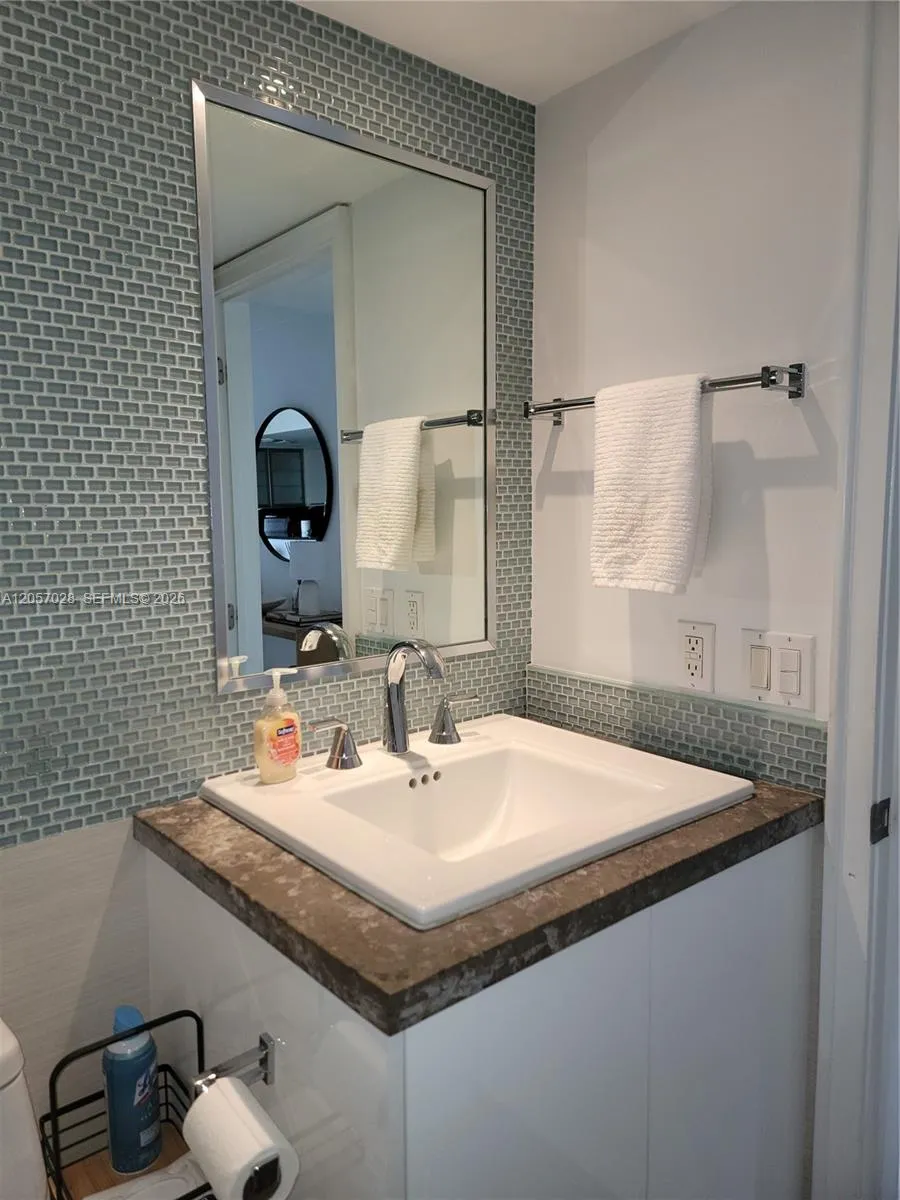 199 Ocean Lane Dr #1206 Key Biscayne, FL 33149