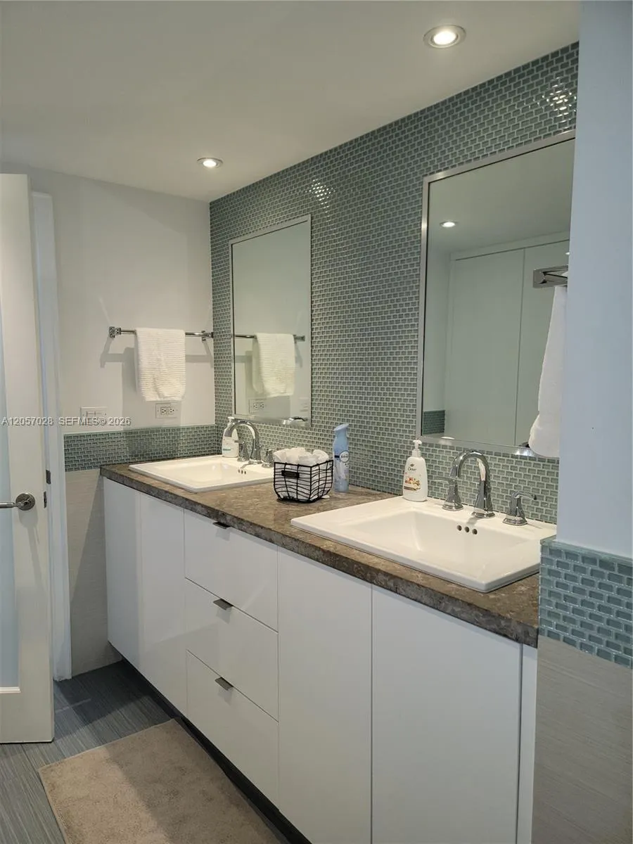 199 Ocean Lane Dr #1206 Key Biscayne, FL 33149
