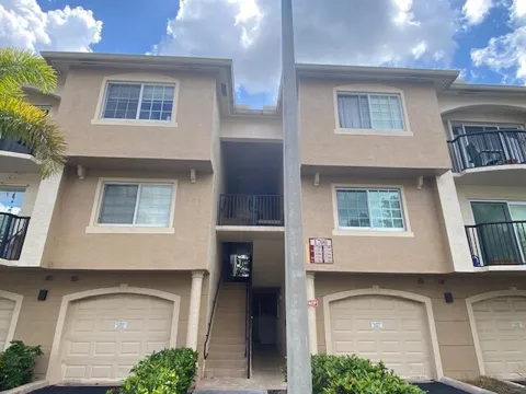 1700 CRESTWOOD COURT S #1708