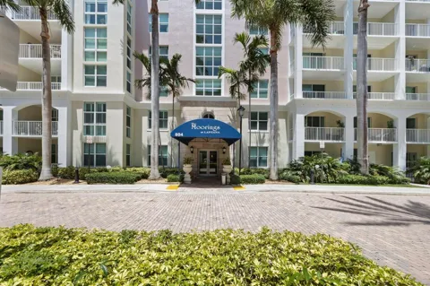 804 E WINDWARD WAY #621